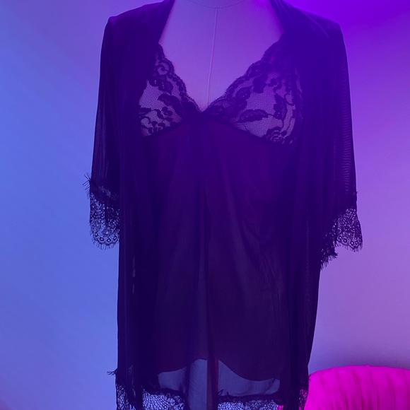 BRAND NEW CHEMISE ROBE SET - Picture 2 of 5